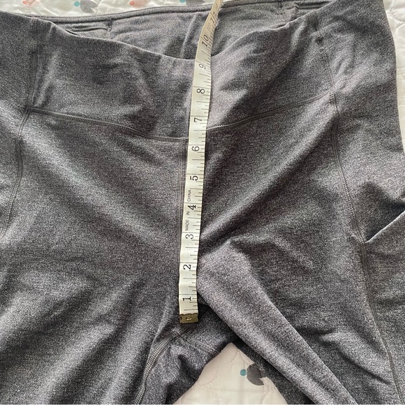 Lululemon Speed Up Crop 21” W6AK6S Size 10 Heathered Black Full On Luxtreme - Picture 9 of 10